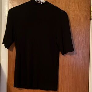 Everlane short sleeved sweater